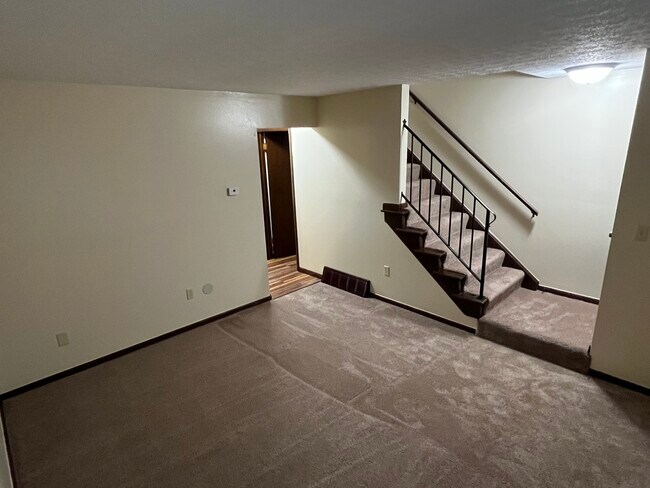 Livingroom - 3197 Cedar Grove Pl S