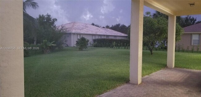 Building Photo - 13382 Lakepointe Cir