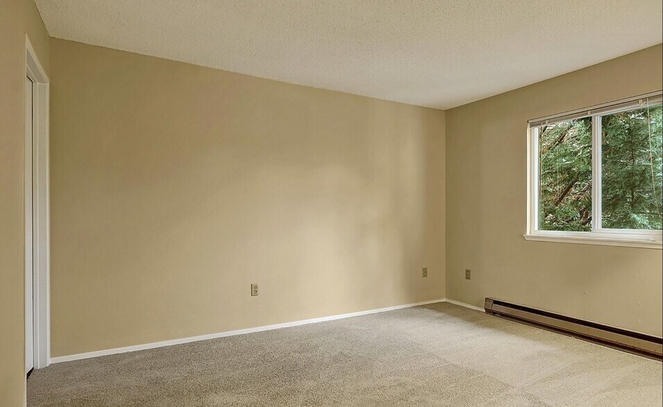 Building Photo - 12450 NE 130th Ct