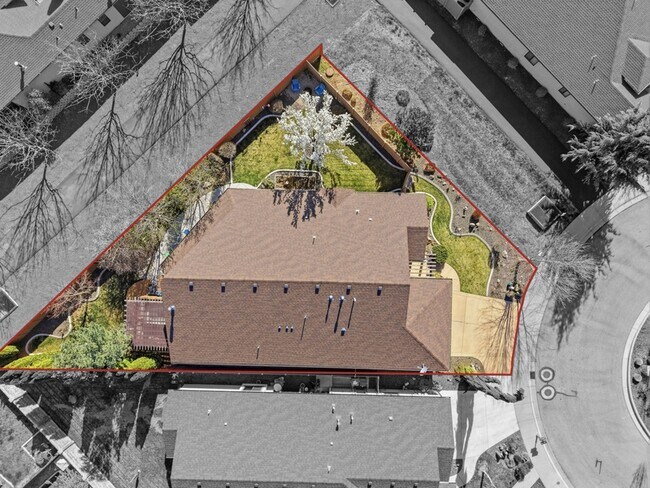 Building Photo - 5850 N Rio Lomas Ave