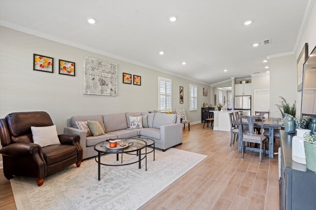 Building Photo - 97 Thistleton Wy