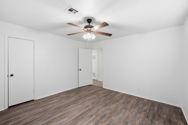 Building Photo - 917 Susan St