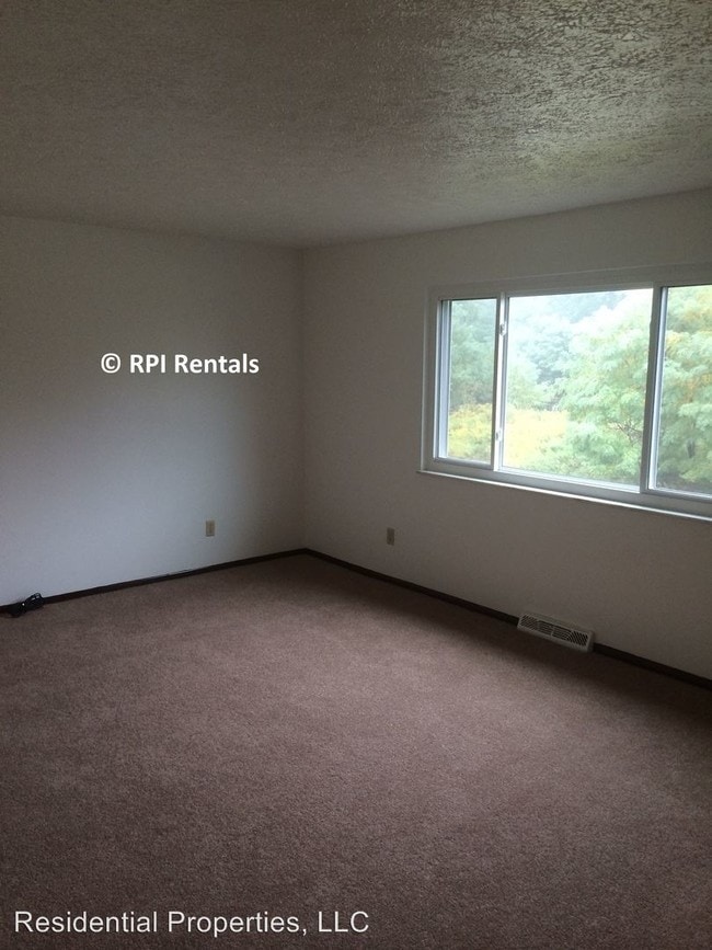 Building Photo - 110 Locust Ridge Dr