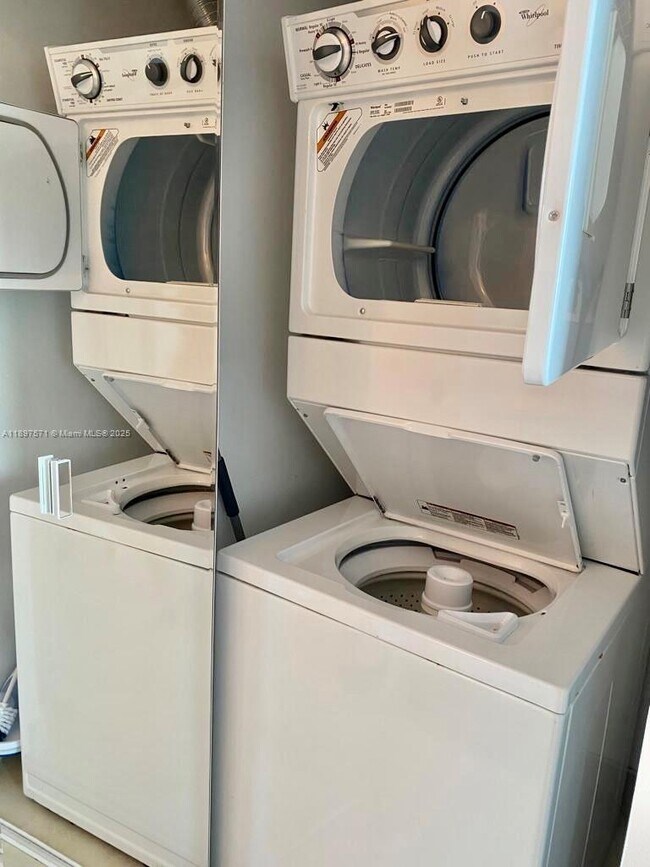 Building Photo - 60 SW 13th St