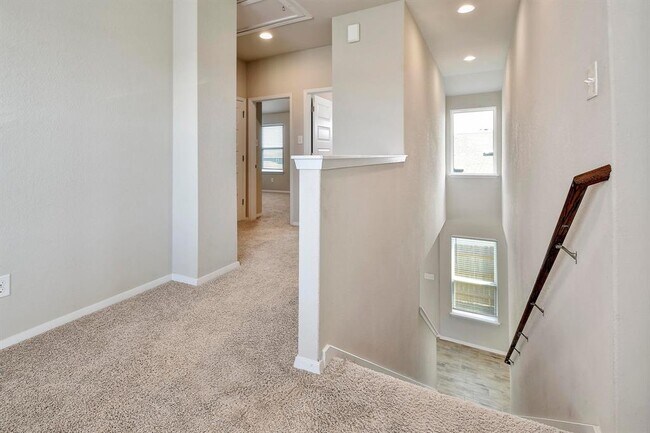 Building Photo - 143 Spiny Lizard Ln