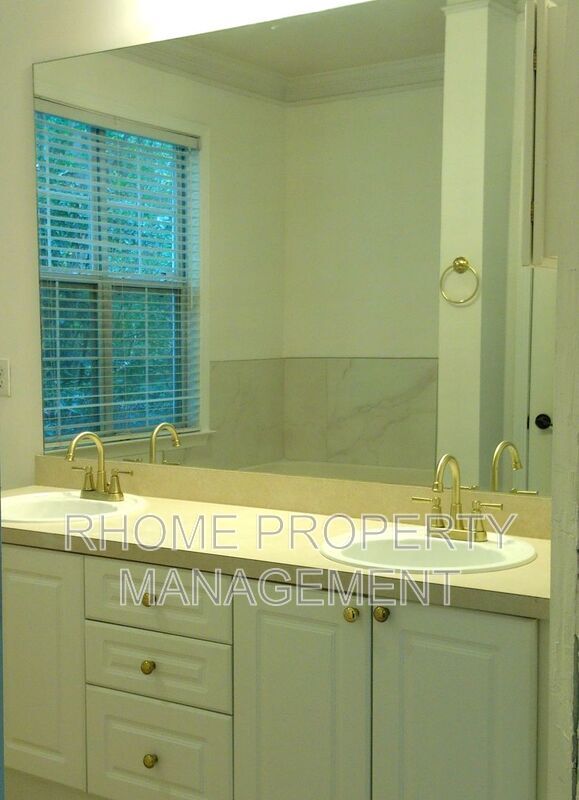 Building Photo - 2400 Cumberland Pkwy SE