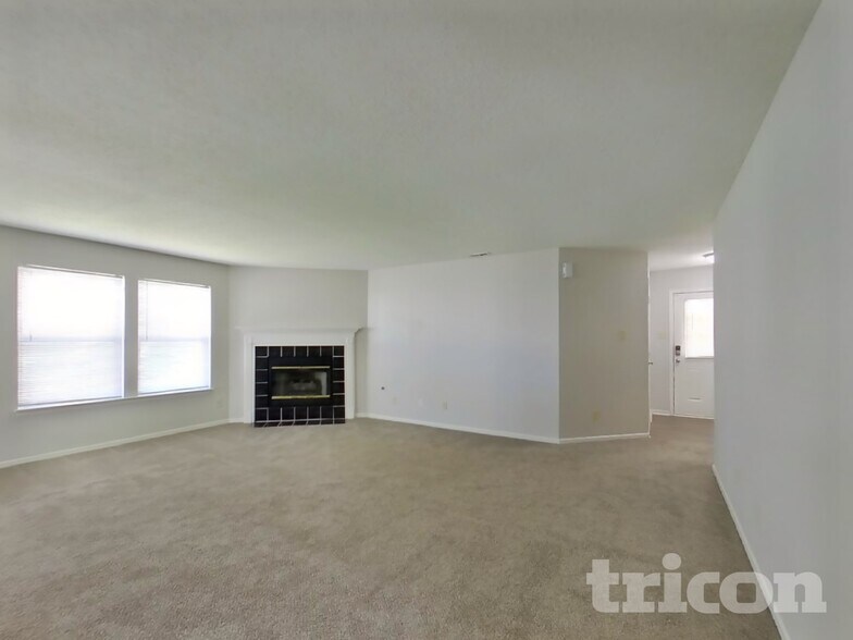 Building Photo - 5753 N Jamestown Dr