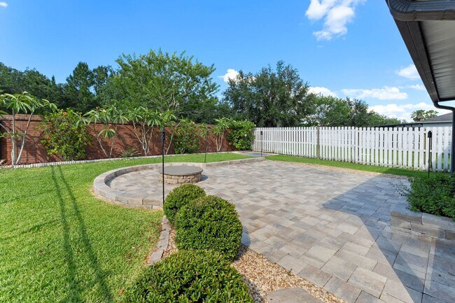 Building Photo - 15321 Harrowgate Way
