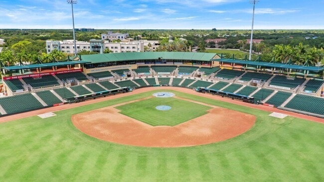 Building Photo - 136 Florence Dr