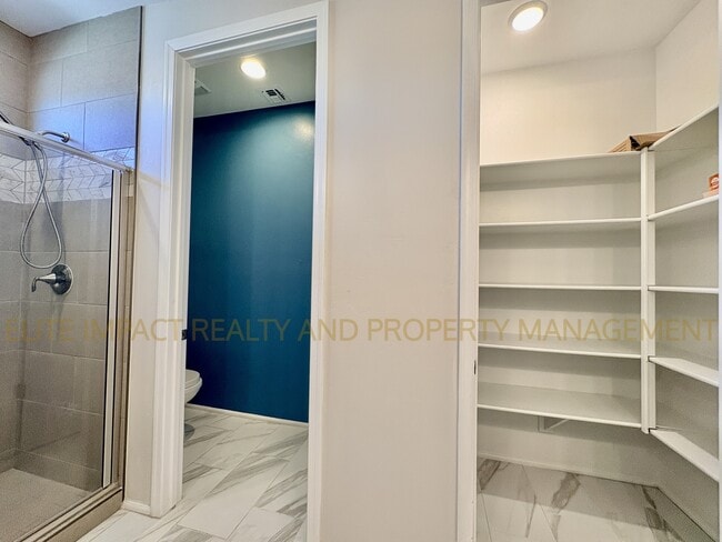 Building Photo - 9731 E Lynx Lk Trl