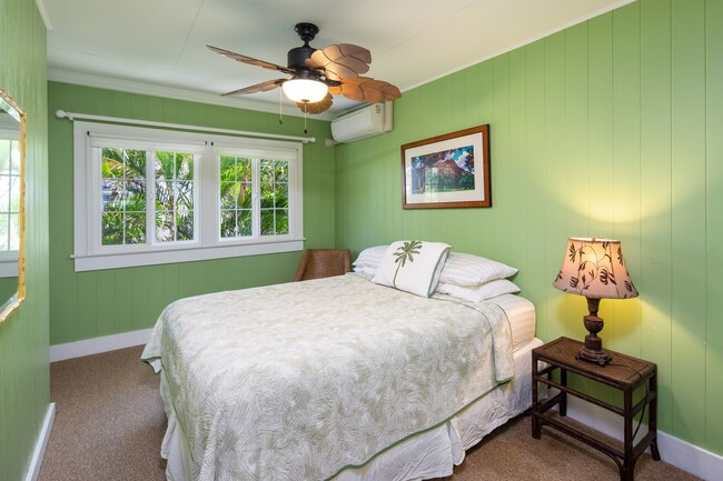 Building Photo - Steps from beautiful Kailua Beach, fully furnished 3 bedroom, 2 bath single family home