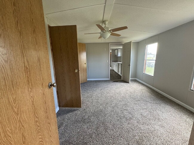 Building Photo - 3 BR | 2 BA Mobile Home in Pikeville *Trash Pick-Up Included*