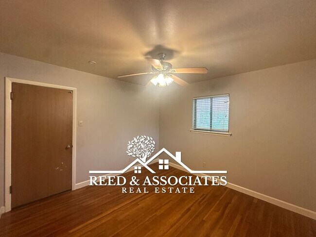 Building Photo - Spacious 3-Bedrooms in White Station Schoo...