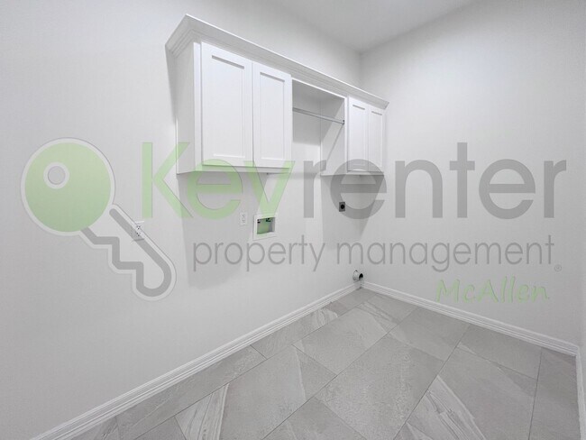 Building Photo - Beautiful 3 bedroom/ 2.5 bath Home in Edinburg - $500 off the First Month Rent!!!