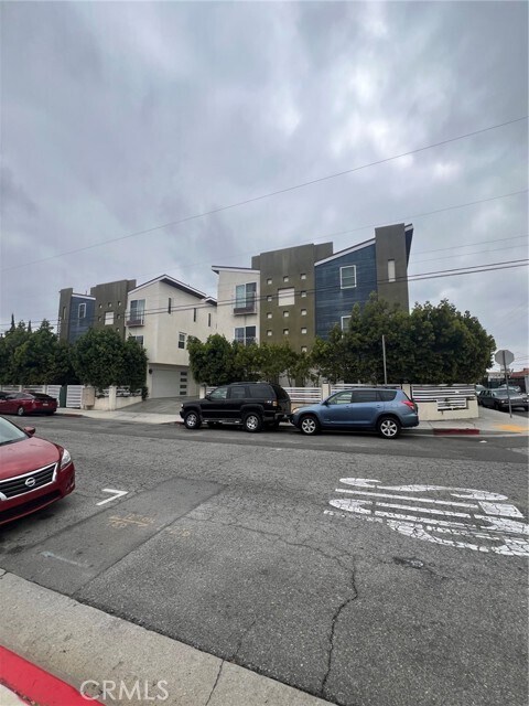 Building Photo - 13804 Cordary Ave