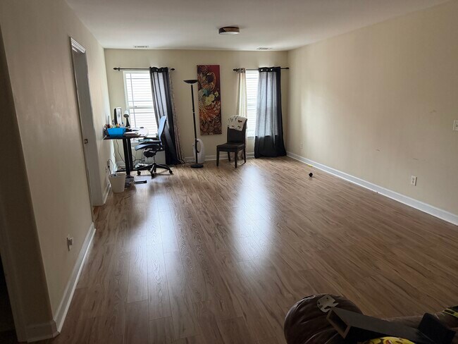 Building Photo - 117 Magnolia Dr