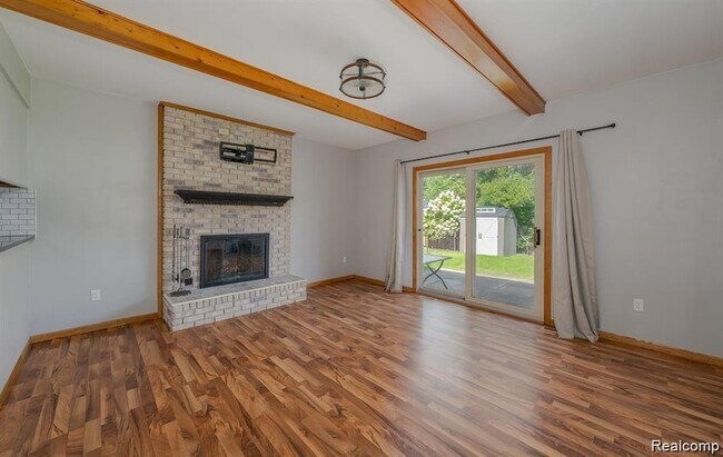 Building Photo - 41415 Harvard Dr
