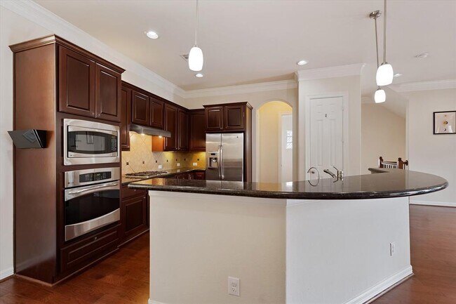 Building Photo - 5502 Lunia Ln