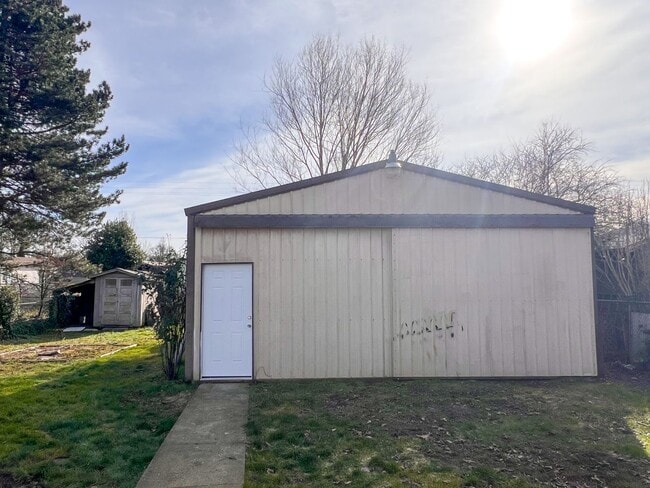 Building Photo - OWN937