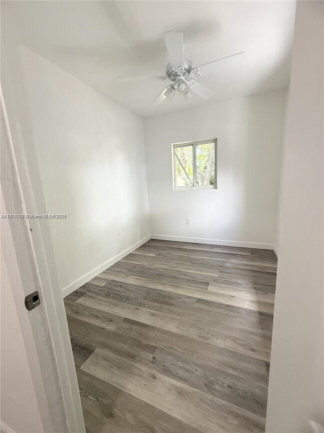 Building Photo - 1450 NW 35th St