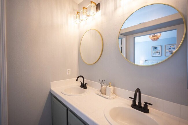 Building Photo - 8322 Montgomery St