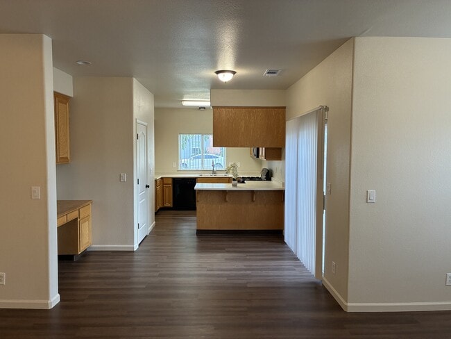 Building Photo - 420 N Conejo Ave