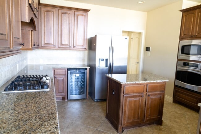 Building Photo - 27958 Bradford Ridge Dr