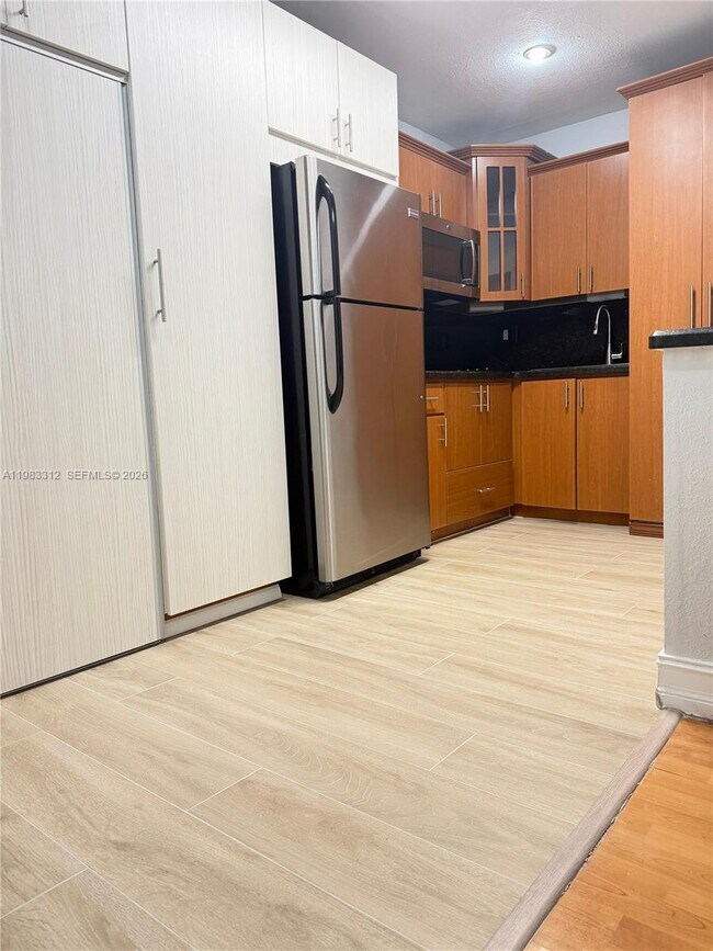 Building Photo - 7928 Harding Ave