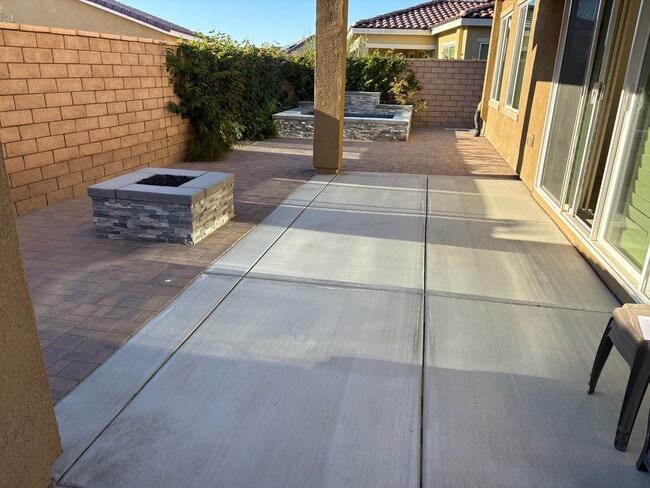 Building Photo - 43601 Brovello Dr