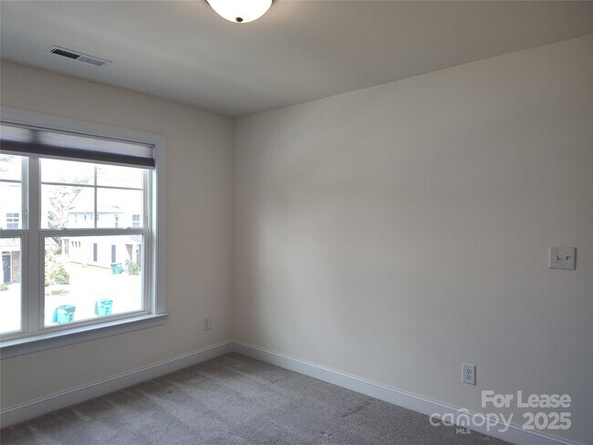 Building Photo - 2153 Bexar Trl