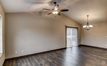 Building Photo - Beautiful Twin Home on the North Side of E...