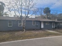 Building Photo - 1320 S Oleander Ave