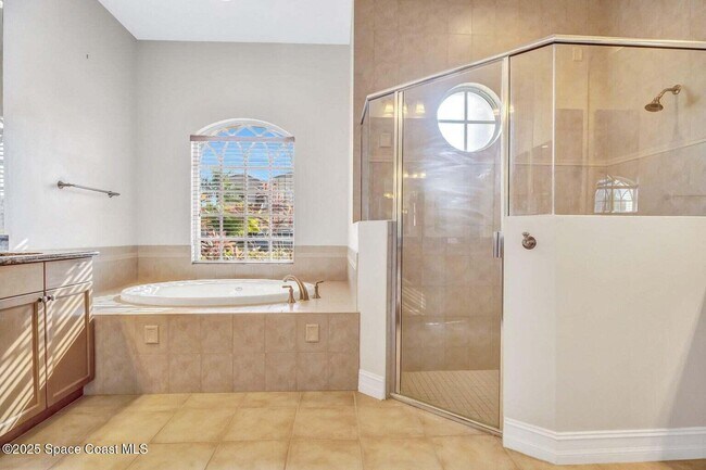 Building Photo - 6565 Arroyo Dr