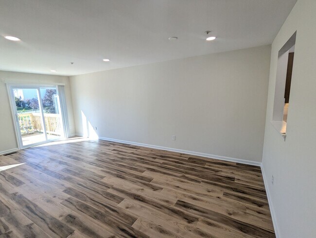 Building Photo - 7122 Collinsworth Pl