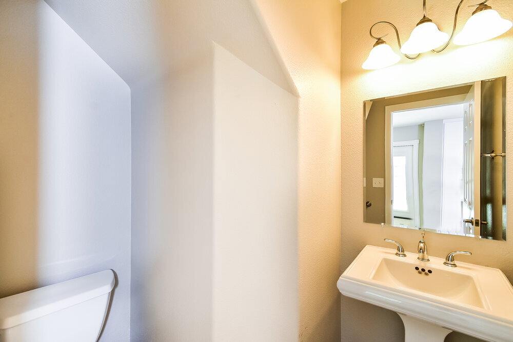 Building Photo - 8429 Shady Pines Dr