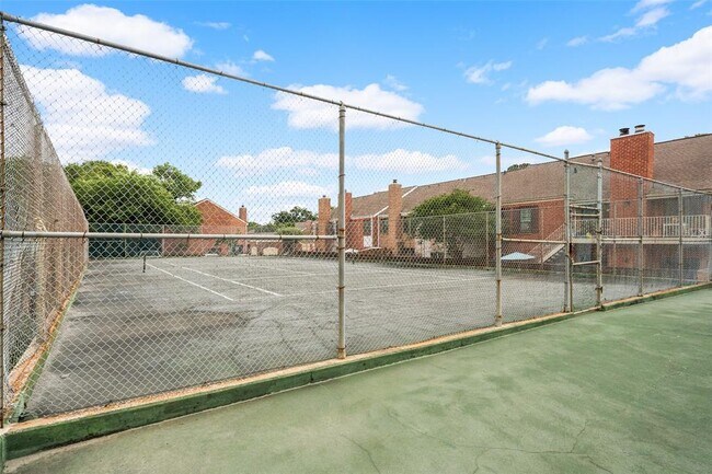 Building Photo - 624 Augusta Dr