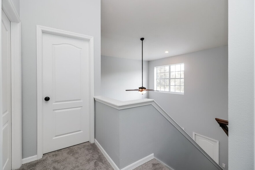 Building Photo - 18034 Birdwater Dr