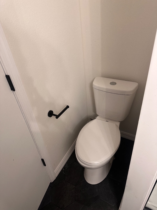 Building Photo - 3100 Thomas Rd