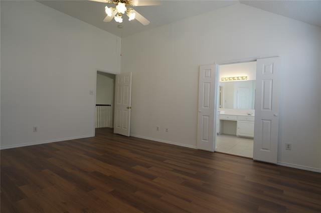 Building Photo - 2032 Fox Glen Dr