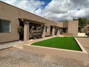 Building Photo - APARTMENT - SEDONA - VILLAGE OF OAK CREEK