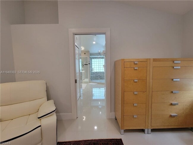 Building Photo - 237 SW 47th St