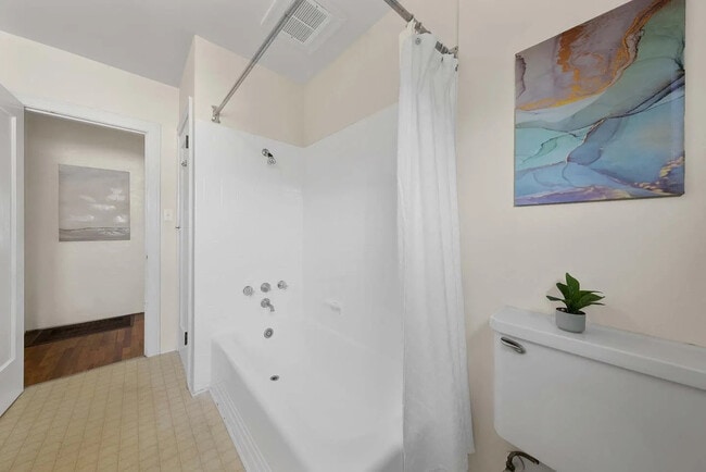 Building Photo - 1595 Santa Clara St