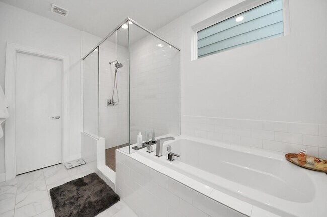 Building Photo - 1721 Eado Point Ln