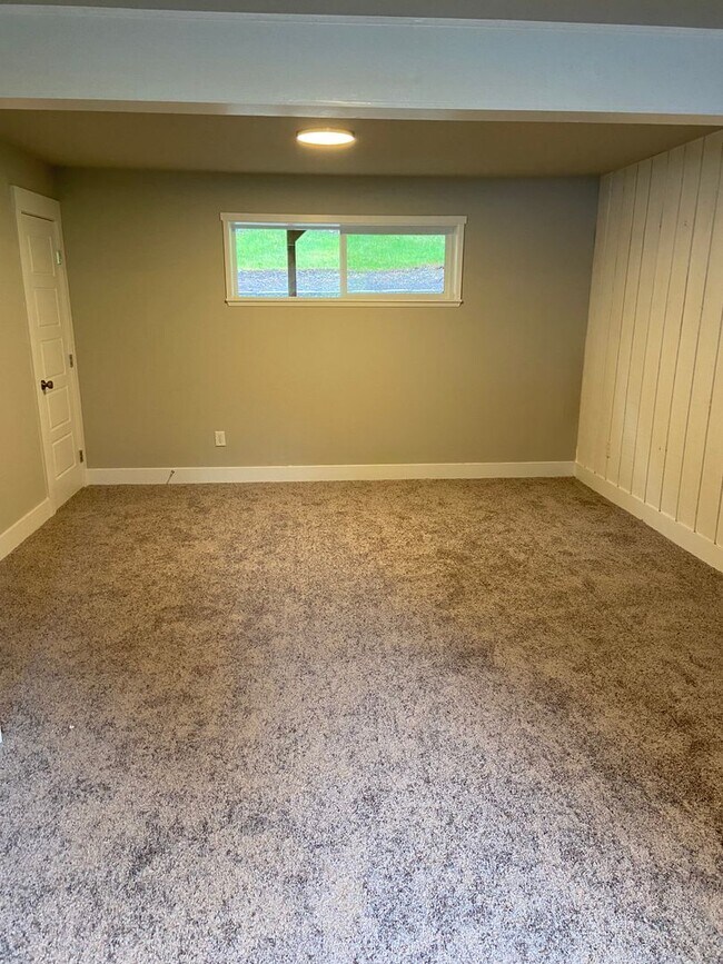 Building Photo - 4 Bedroom, 2.5 Bath 2 Car Garage, Brand Ne...
