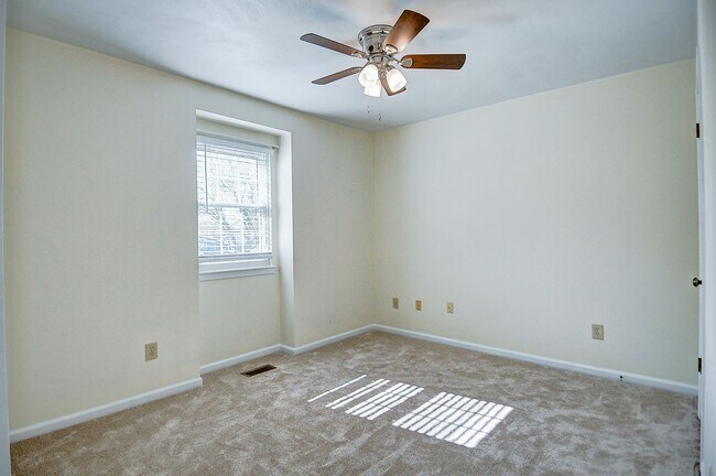 Building Photo - FOR RENT - INDIAN LAKES / SALEM AREA VIRGINIA BEACH!