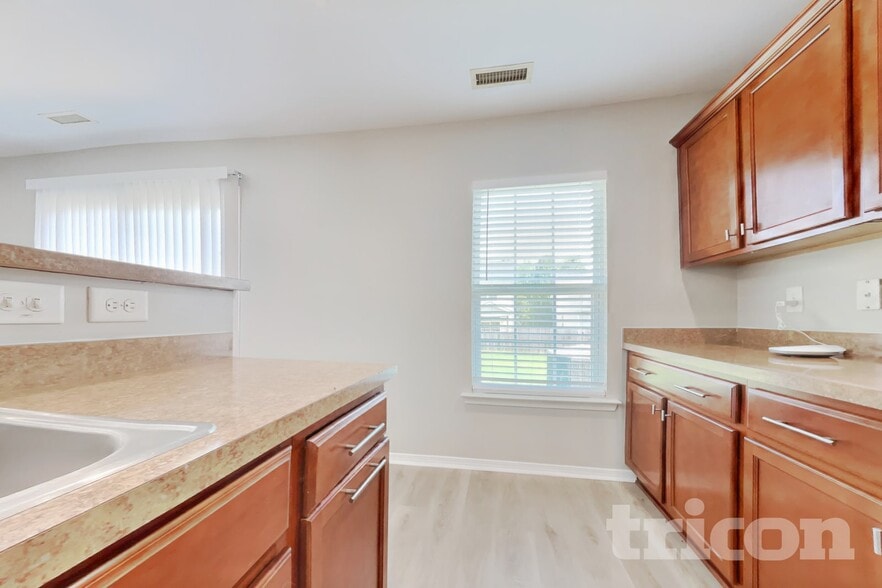Building Photo - 514 Kerriann Ln