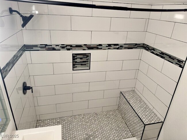 Building Photo - 4030 E Carey Ave