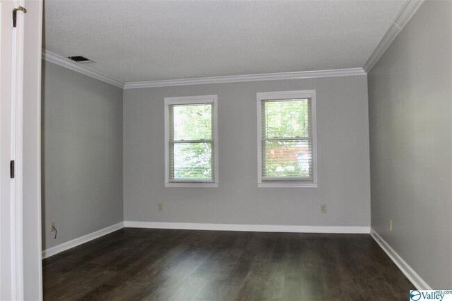 Building Photo - 2128 Greenwood Pl SW