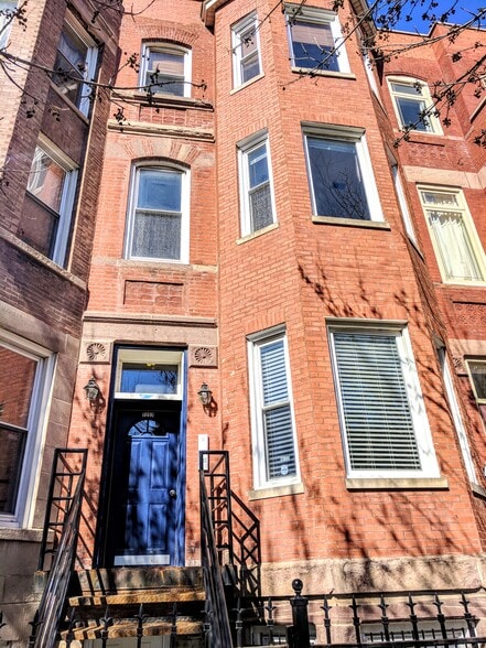 Building Photo - 2252 W Adams St