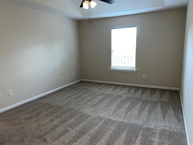 Building Photo - 201 Satomi Way